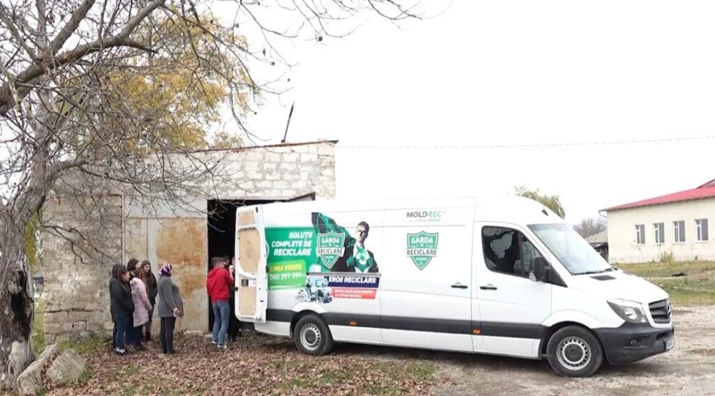 Elevii din comuna Egorovca și-au arătat grija față de mediu, colectînd deșeurile electronice din localitate.