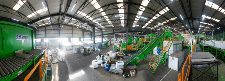 Vizită de lucru la cea mai mare fabrică de reciclare a deșeurilor de echipamente electrice și electronice GreenWEEE International din Buzău, România